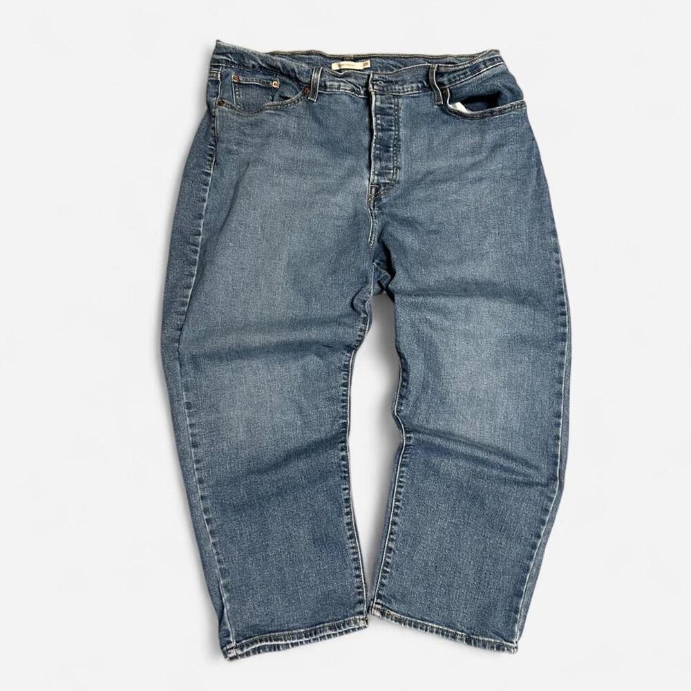 20W Levi's blue denim wedgie straight jeans. Cropped wide leg ankle 25” inseam